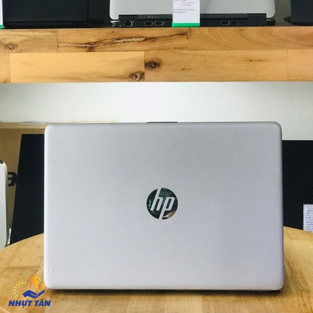 Laptop HP 240 G8