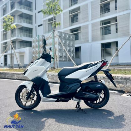 VARIO 160 2022 TRẮNG