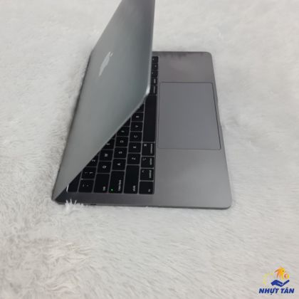 MACBOOK PRO 13.3 INCH 2018